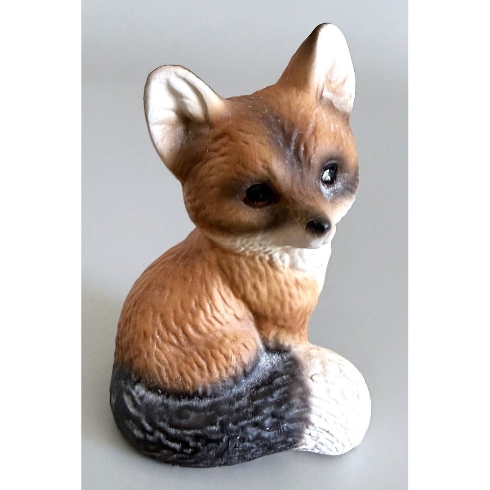 Hand‑Painted Fox Figurine – Matte Finish, Enamel Eyes, Artist Monogram Mark, 2"